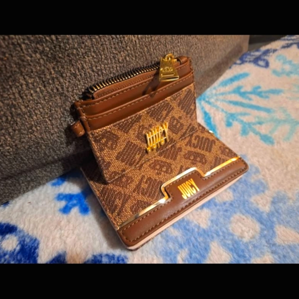 Juicy Couture Card Holder w Coin Pouch